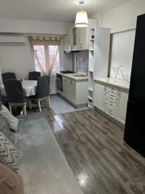Închiriez apartament 2 camere zona tei
