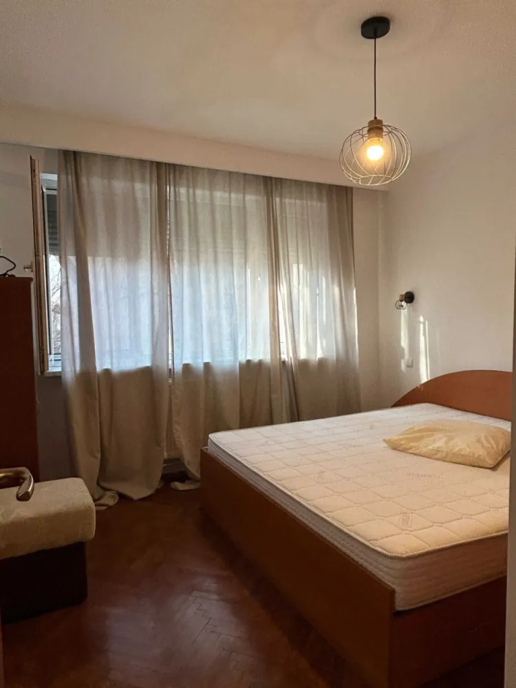 Apartament 2 camere renovat la intrarea în Cișmigiu / bloc reabilitat
