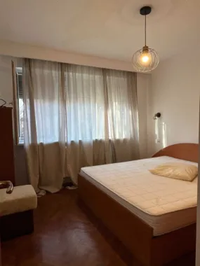 Apartament 2 camere renovat la intrarea în Cișmigiu / bloc reabilitat