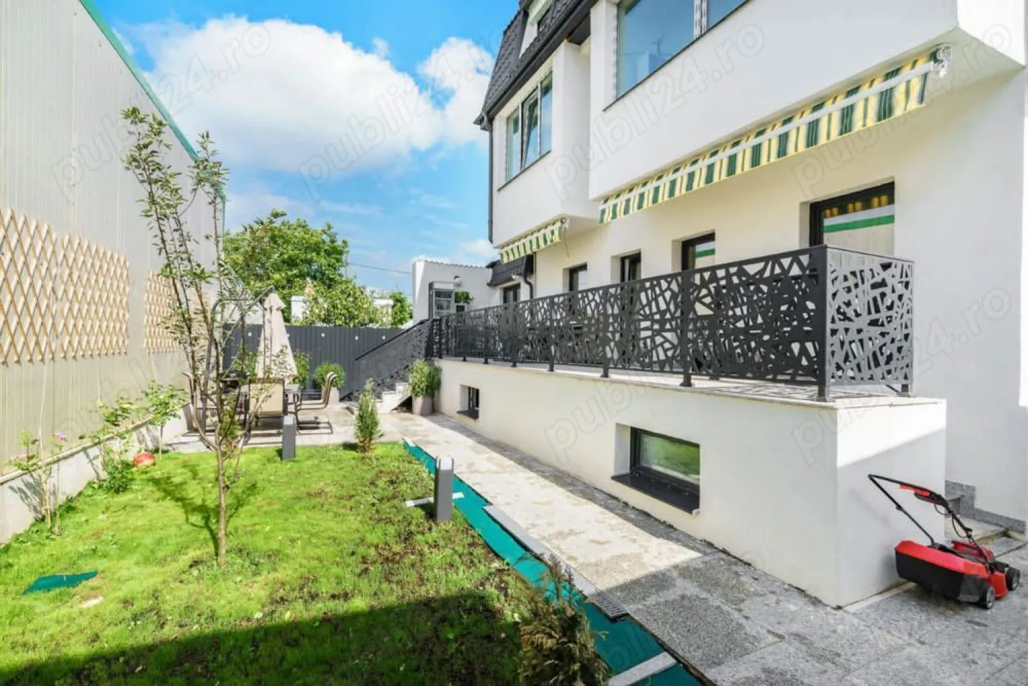 Vand apartament 5 camere ,200mp ,parter + curte proprie 150 mp - Vand apartament parter cu 5 camere,3 bai la parter cu suprafata de 200 mp.Apartmentul se afla intr-un imobil tip boutique D+P+1+M cu 4 unitati,cate una pe fiecare etaj si are curtie proprie de 150 mp.Apartamentul se afla in zona Bucurestii Noi,sectorul 1,intr o zona linistita .In apropiere avem complexul comercial Colosseum si tot in apropiere metrou si alte mijloace de transport.