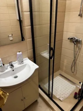 Proprietar - Vand apartament 2 camere mobilat la 5 minute de metrou Jiului