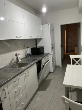 Ag BRASADAS vinde ap 2 cam E3/3 2016 cu parcare zona Fundeni