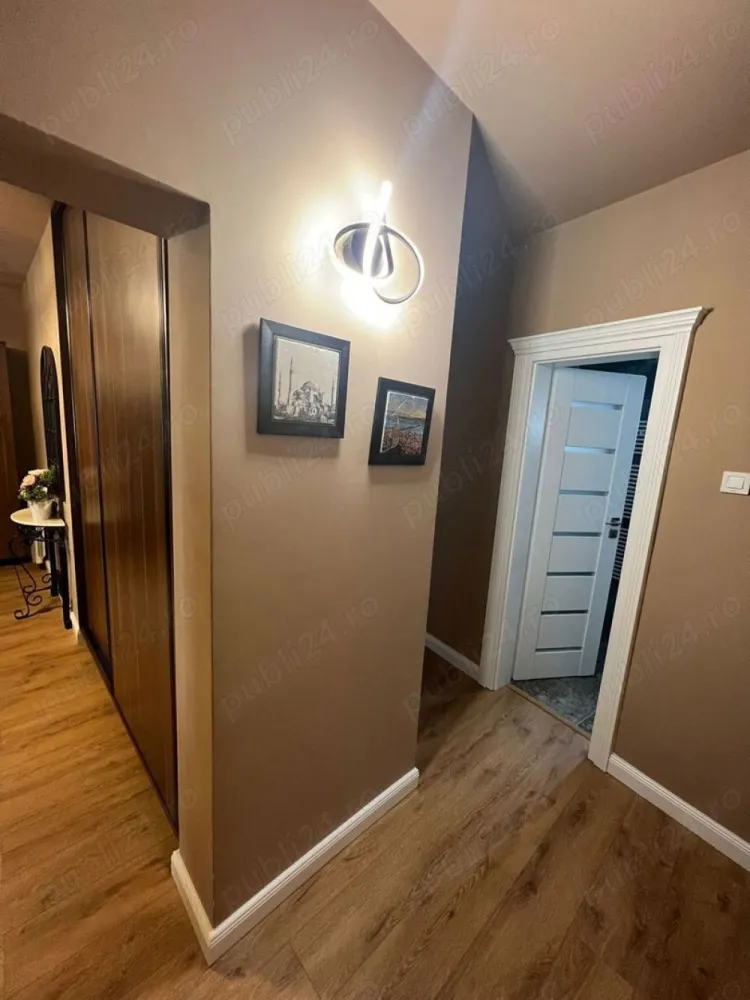 De vânzare apartament 3 camere zona unirii - Apartamentul este renovat total în 2022, instalație electrica noua, centrala proprie Viessmann, calorifere aluminiu, totul nou, se vinde mobilat