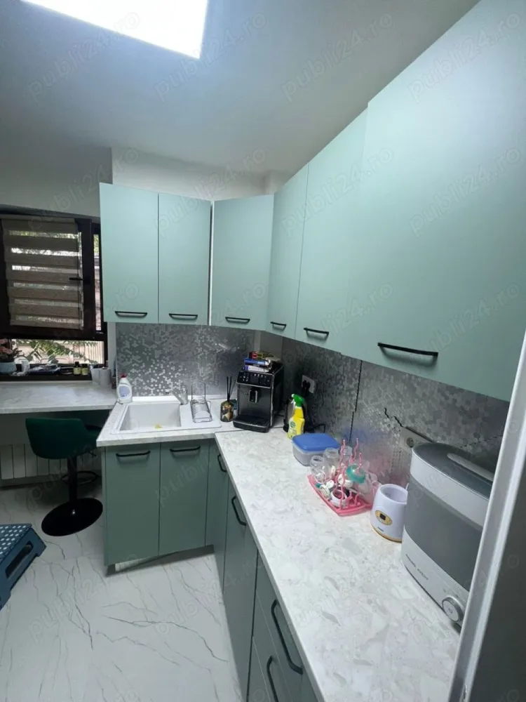 De vânzare apartament 3 camere zona unirii - Apartamentul este renovat total în 2022, instalație electrica noua, centrala proprie Viessmann, calorifere aluminiu, totul nou, se vinde mobilat