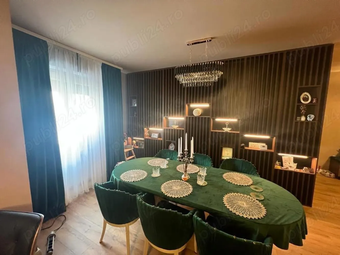 De vânzare apartament 3 camere zona unirii - Apartamentul este renovat total în 2022, instalație electrica noua, centrala proprie Viessmann, calorifere aluminiu, totul nou, se vinde mobilat