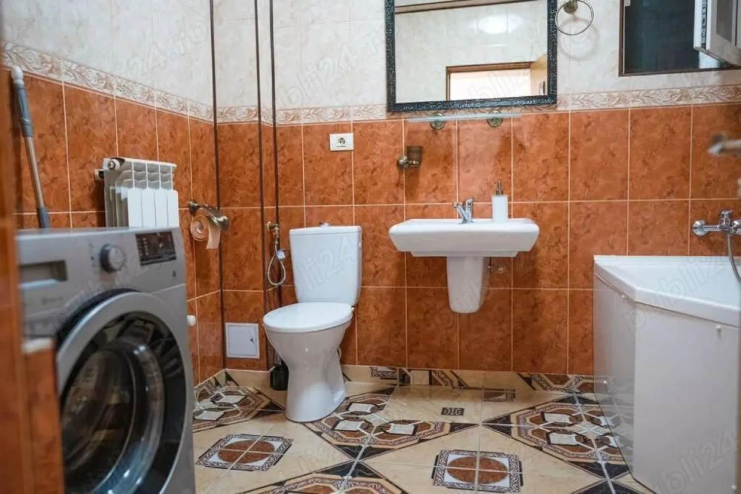 Apartament 3 camere zona Piata Unirii