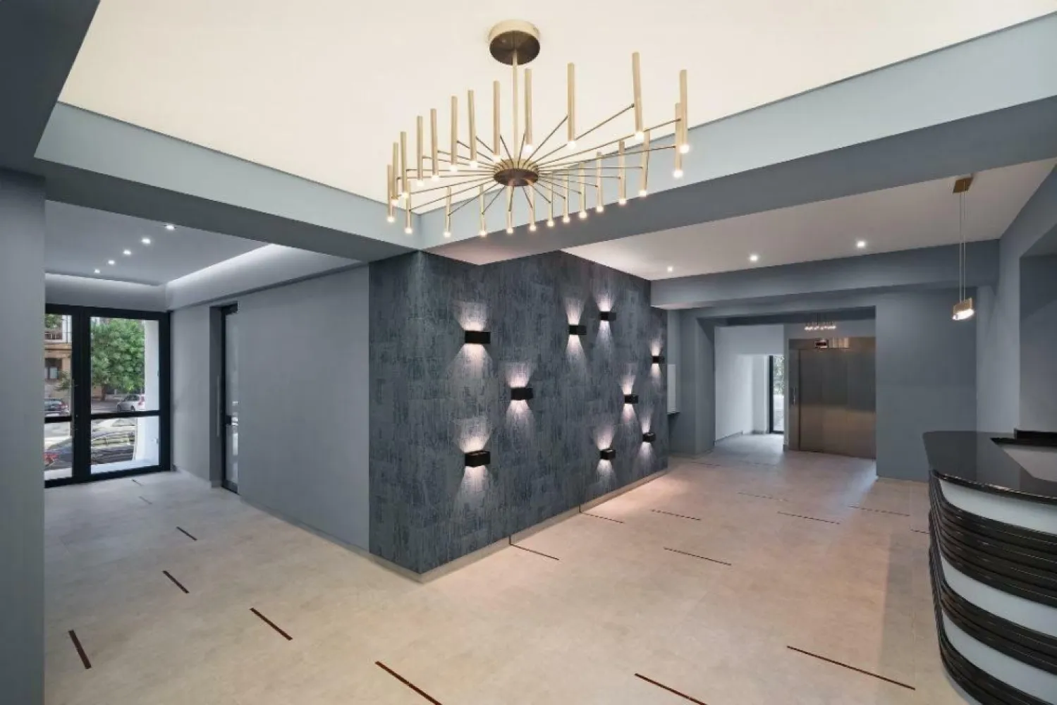 Apartament de lux 300 mp zona Opera RomânÄ/Cotroceni - Verdi Residence - Reşedinţa Verdi, amplasată la etajul 6 şi beneficiind de privelişti panoramice asupra Bucureştiului, îmbină armonios eleganţa contemporană cu confortul exclusivist. Acest apartament luxos, situat pe un întreg etaj, reprezintă alegerea perfectă pentru cei care îşi doresc un stil de viaţă modern şi sofisticat, având acces rapid la toate facilităţile pe care le oferă oraşul. Imobilul este situat pe Calea Plevnei numărul 53 in sectorul 1 la 1.5 kilometri de Piaţa Universităţii, in apropierea Operei Naţionale Române si cu acces direct in parcul Facultăţii de Drept. Imobilul a fost construit in 1994 şi refăcut complet in 2024 inclusiv exteriorul, parcarea, şi toate instalaţiile. Verdi Residence are vederi panoramice unice ale Bucureştiului către Facultatea de Drept, Opera Naţională, Palatul Parlamentului, Catedrala Mântuirii Neamului, Palatul CEC, şi Grand Hotel Bucureşti (fostul Intercontinental). Apartamentul are o suprafaţa utilă de 280 mp cu o suprafaţa construita de 365 mp pe etaj cu patru dormitoare, living, două walk-in dressing, trei băi, baie de serviciu, spălătorie, bucătărie, hol de intrare, şi trei balcoane. Accesul în clădire se face prin holul de 120 mp cu recepţie şi acces controlat prin videointerfon şi cod numeric. Uşa de intrare in apartament este de stejar cu încuietori cu puncte multiple de securitate. Holul de intrare in apartament are mobilier personalizat OVO Design şi placaje de ceramică Italia de mari dimensiuni. Tâmplărie exterioara nouă SchĂźco cu panouri triple de sticla şi gaz argon, şi pervaze exterioare de piatra Vratza. Încălzire cu apa caldă din centrala cu gas a clădirii şi două cazane redundante. Radiatoarele de fonta au termostat individual cu afişaj digital de temperatură. Răcire cu aer condiţionat central Samsung WindFree cu unităţi încastrate în tavane, control Wi-Fi şi unitate centrală situată pe acoperişul imobilului. Toate camerele au parchet de stejar triplu stratificat. Placaje de ceramică Italia de mari dimensiuni şi Bisazza in băi şi bucătărie. Uşi interioare Filomuro cu feronerie italiană. Vopsea multi-strat Benjamin Moore şi Caparol in toate încăperile. Cablaj pentru televiziune şi Internet CAT5. Prize şi întrerupătoare Gewiss Chorus One. Bucătărie are 30 mp cu un perete de sticla cu vedere panoramică, şi complet mobilată şi echipată. Mobilier personalizat OVO Design, insulă şi blaturi Staron, echipamente de bucătărie semi-profesionale Franke, frigider Samsung (650l), şi frigider de vinuri incorporat. Băi cu geamuri exterioare, inclusiv cu vedere panoramică şi încălzire în pardoseala cu termostat individual. Placaje de ceramică Italia de mari dimensiuni cu plăci de 120 x 240 cm. Chiuvete Vileroy & Boch, Flaminia şi robineţi Hansgrohe, Grohe şi Blaufoss. Iluminare tavane Barisol cu oglinzi si aplice de perete instalate. Mobilier personalizat OVO Design, cabine de duş cu pereţi de sticlă securizată, anti-strop şi echipate complet, cadă de baie, vase de WC cu spălare Ineo sau clasice Vileroy & Boch. Walk-in dressing cu mobilier personalizat şi corpuri de iluminat. Cameră de spălătorie cu conexiuni pentru maşina de spălat şi uscător cu instalare suprapusă. Terasa livingul este închisă cu foi de sticlă mobile pentru a fi utilizată tot anul. Randările sunt realizate in scop de ilustrare cu mobilier care poate fi furnizat la cerere contra cost. Vizitati operparkresidences.ro pentru un tur virtual şi detalii suplimentare.
