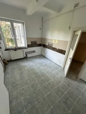 Proprietar vand apartament decomandat Unirii 5 camere