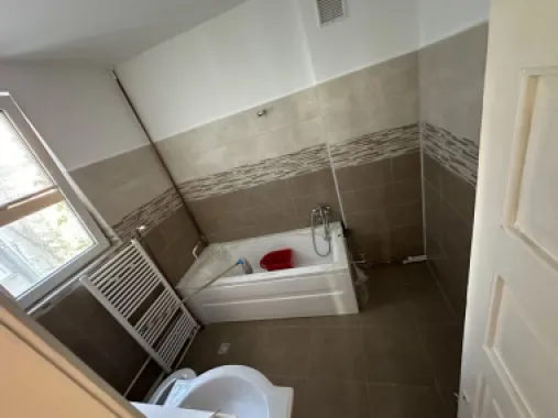 Proprietar vand apartament decomandat Unirii 5 camere