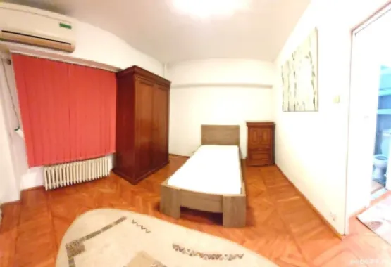 UNIRII CENTRAL- Apartament 4 camere - decomandat- bloc MONOLIT - direct de la PROPRIETAR