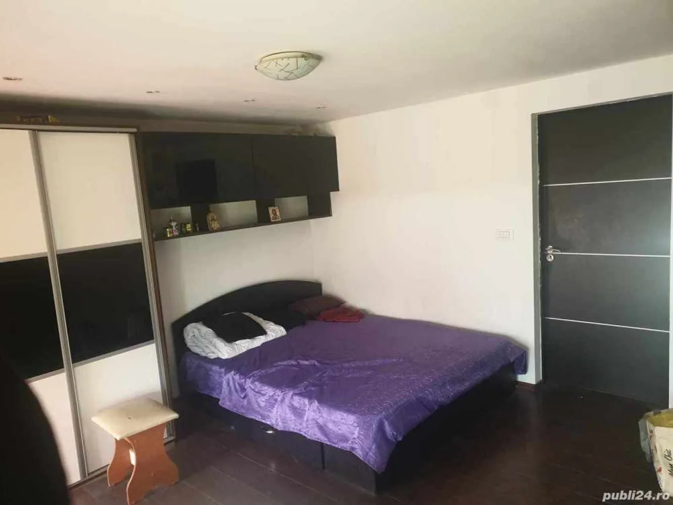 ULTRACENTRAL, Vand in Str. Popa Tatu, sector 1, etaj 2, vila, camera 16, 5 mp detalii in anunt . - ULTRACENTRAL, vand in Bucuresti, str. Popa Tatu, sector 1, etaj 2 vila, o camera de 16,5 mp., camera mansarda de 6 mp., si bucatarie 7,5 mp., mobilate, in proprietate exclusiva, si baie si WC. comune cu o familie de 2 persoane, pretul zonei (40.000,oo Euro), telefon .
