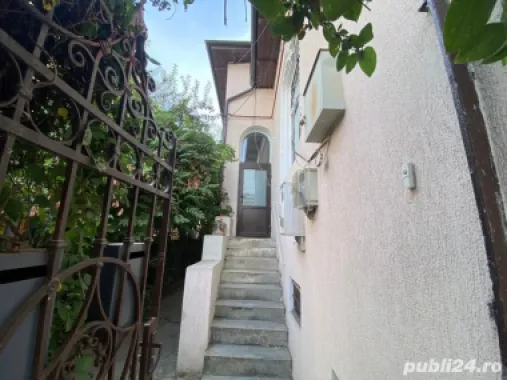 Casa rond Cosbuc (Piata Regina Maria)
