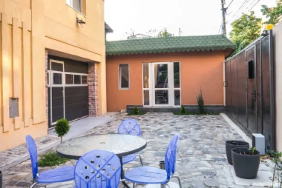 VAND Vila Recent Renovata la 10 minute de Piata Unirii