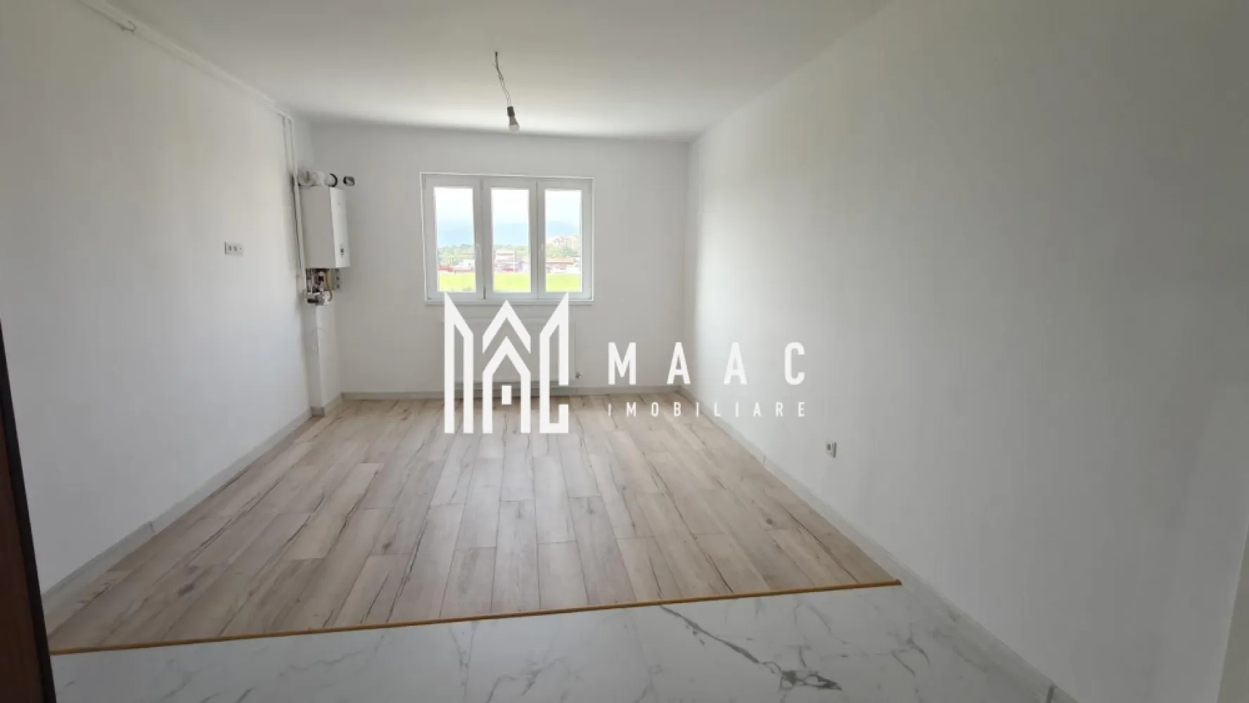 Apartament 2 camere | 42 MPU | Parter | Lift | Lazaret - MAAC Imobiliare vă propune spre vânzare un apartament modern cu 2 camere, situat într-un ansamblu rezidențial nou și bine poziționat. Suprafață utilă: 42 mp Etaj: 2 Compartimentare eficientă – living luminos, dormitor, bucătărie, baie Predare la cheie – finisaje moderne și de calitate Lift de ultimă generație în bloc Localizare excelentă – aproape de mijloace de transport în comun și magazine alimentare, cu acces rapid la principalele puncte de interes din oraș. Ideal pentru locuit sau investiție! Pentru mai multe detalii și pentru programarea unei vizionări, vă rugăm să specificați ID-ul anunțului: CP2718528 }}