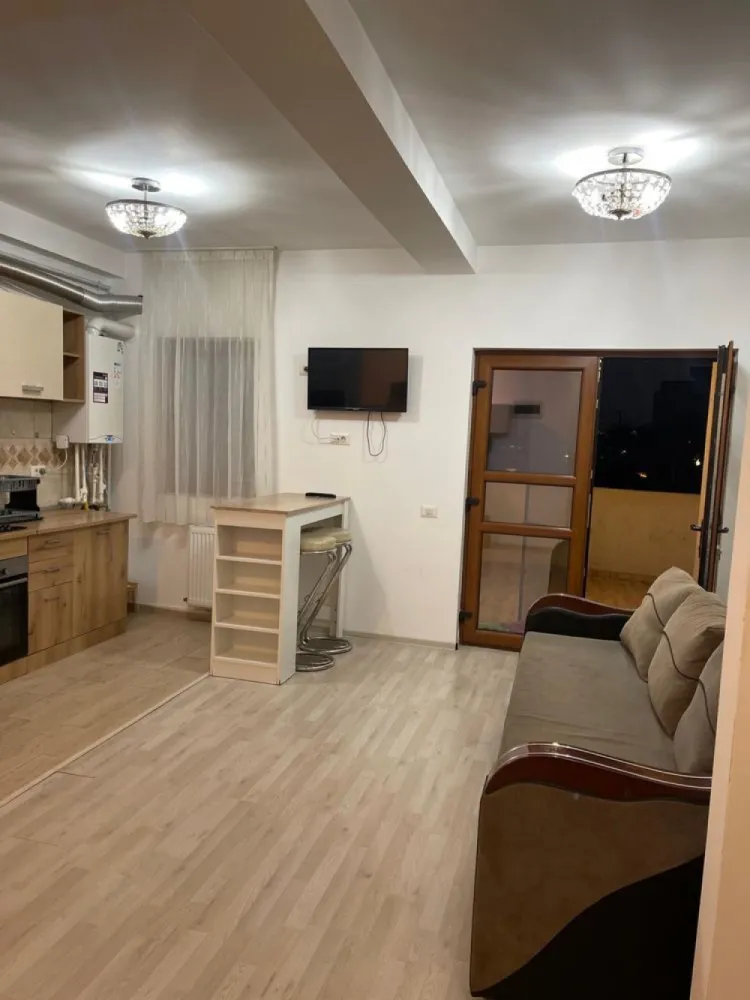 Proprietar,Inchiriez apartament 2 camere Titan/Auchan/Pallady - Proprietar, închiriez apartament 2 camere - apartamentul se află într-un bloc nou cu o singură scară și 6 apartamente. - este situat la etajul 1 din 2 - se închiriază complet mobilat și utilat - dispune de living generos,dormitor,baie, hol - dotat cu mașina de spălat, Aer Condiționat, Centrală termică cu Termostat, cuptor și aragaz pe gaz, frigider,etc. - apartamentul dispune de o terasă de 45 mp acoperita. - loc de parcare în fața scării - acces în bloc pe baza de interfon La închirierea acestuia se va achita 1 luna garanție + 1 luna chirie.
