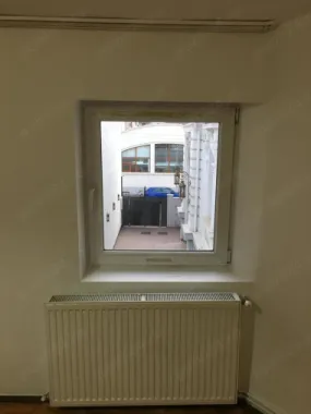 apartament 3 camere decomandate la curte (et.1), zona Dacia-Mosilor. pret 380 euro