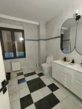 BDUL DACIA, PIATA GEMENI, 2 etaje SPATIU BIROURI