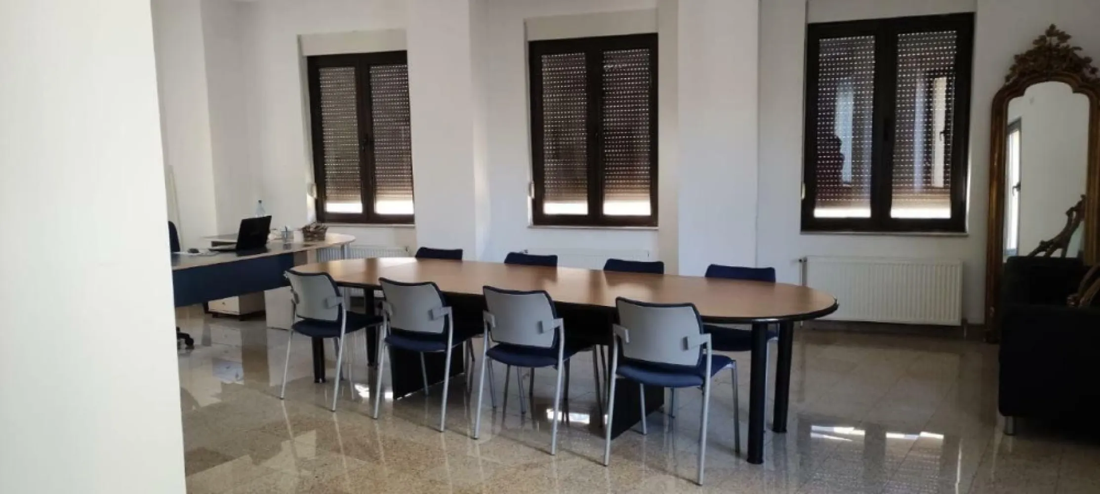 BDUL DACIA, PIATA GEMENI, 2 etaje SPATIU BIROURI