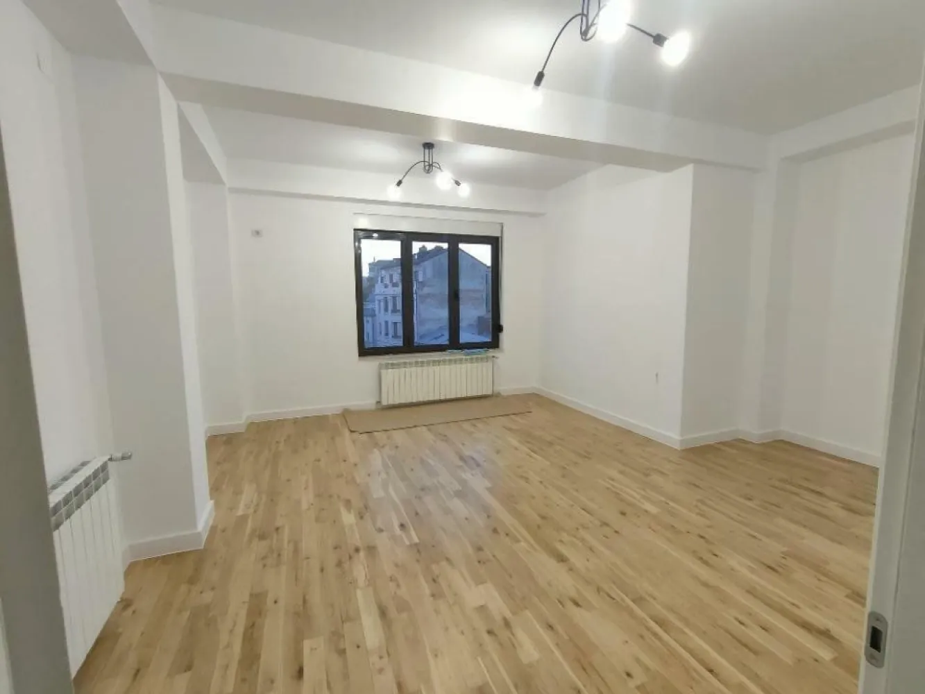 BDUL DACIA, PIATA GEMENI, 2 etaje SPATIU BIROURI