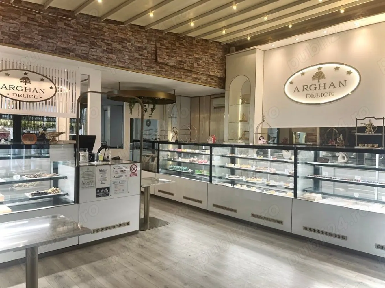 Vânzare Închiriere proprietate 756m2 ultracentral, lângă Arcul de Triumf - Vânzare Închiriere proprietate deosebită situată ultracentral, pe strada Clucerului, la câteva minute de Arcul de Triumf. Suprafața terenului: 756m2 Construcție existentă: Spațiu comercial de 500m2, funcționând ca restaurant încă din anul 2000 până în prezent. Pentru mai multe informații: Telefon -