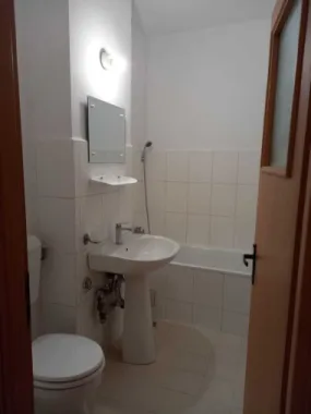 Garsoniera ANL Brâncuși lângă Centrul medical Brâncuși 42mp Etaj1/4