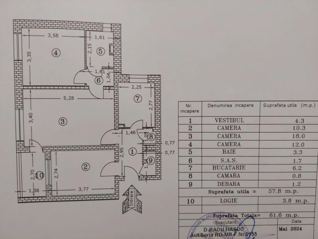 3 camere, etaj 3/4, parc IOR, metrou Nicolae Grigorescu / Titan - Proprietar, vand apartament de 3 camere, semidecomandat, în bloc de 4 etaje, amplasat în imediata apropiere de parcul IOR. Blocul este reabilitat termic, curat, bine administrat. Apartamentul este renovat integral, inclusiv cu retea electrica și sanitara noua și materiale de calitate. Beneficiază de 2 grupuri sanitare și de spațiu adițional gen uscatorie/boxa. În jurul locației, foarte aproape avem: Metrou Nicolae Grigorescu, cresa Pestisorul de Aur, școală 195 Hamburg, liceul Dante Aligheri, strandul Cara, Policlinica Titan, piața Sălăjean. Rog fără intermediari!