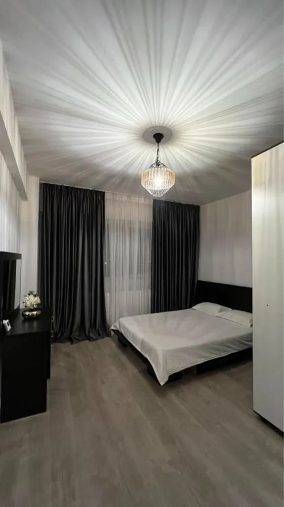 Apartament de inchiriat Nazuintei! - Inchiriez apartament in regim hotelier cu 3 camere + parcare, apartamentul este complet utilat. -2 dormitoare -living -1bai -1 balcoan -bucatarie cu toate electrocasnicele -incalzire prin centrala Langa bloc dispuneti de magazine,mini market, farmacie,profi,mega image,jisk si leroy merlin. Acest apartament se inchiriza cu parcarea subterana. Apartamentul este nou. Pentru mai multe detalii la telefon .