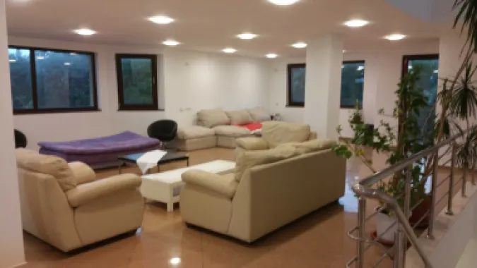 Proprietar inchiriez Vila P+2,din 2012,suprafata 345 mp, DAMAROAIA,S1