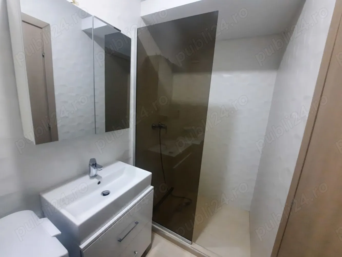 Novum de inchiriat - Inchiriez două camere Novum, Politehnica, 40m Nou, centrală proprie, et 7 din 10. Liniste, privirea spre parc.