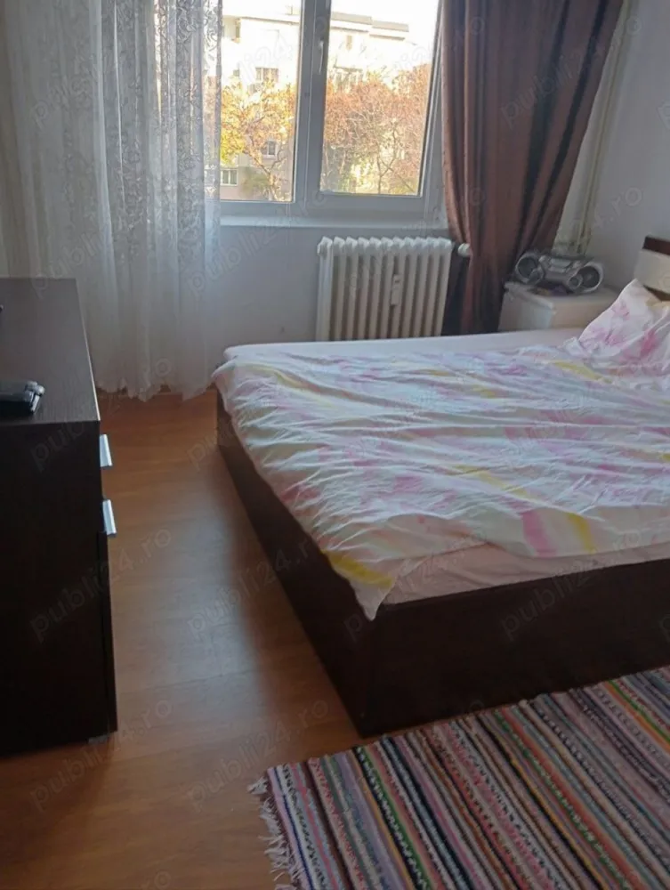 Particular vând schimb 3cam Piata Rahova - Str Croitoru Vasile et2 curat locuibil mici îmbunătățiri fara probleme cu căldură și apă caldă pret93500 e la schimb cu gara cf1 et inferior+ dif sau casa curte București + max. 30 km evaluată corect .ap se afla pe spatele blocului deci e liniște piata ,școală,grădinița,mijloace transport max5 minute