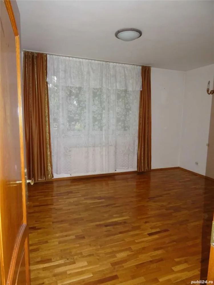 Vila 7 camere 285.000 euro, negociabil