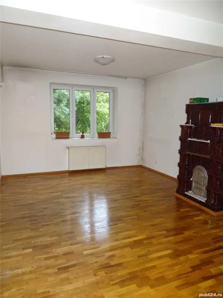 Vila 7 camere 285.000 euro, negociabil