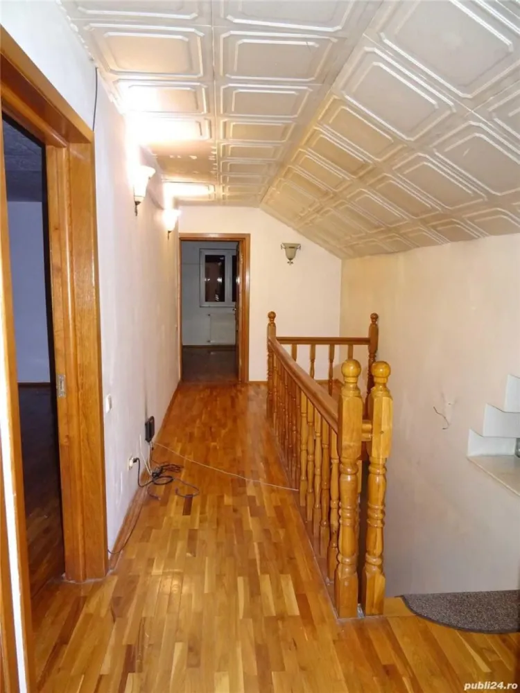 Vila 7 camere 285.000 euro, negociabil