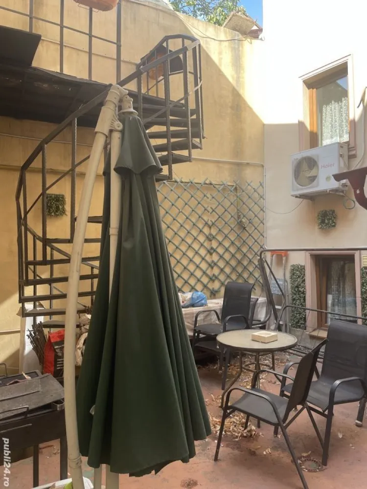 2 vile singur curte unic proprietar - Ultracentral, Bd. Dacia Imobil format din 2 vile singur curte , unic proprietar.Prima subsol camera tehnica si loc depozitare, parter: 2 camere bucatarie, baie, etaj identic parter. A doua vila parter bucatarie, living, dinning, et1 baie dormitor( are si intrare separata direct din curte) etaj 2 dormitor matrimonial, baie , dressing . Prima vila 100mp, a doua 150 mo. Teren 120 mp, liber50 mp.