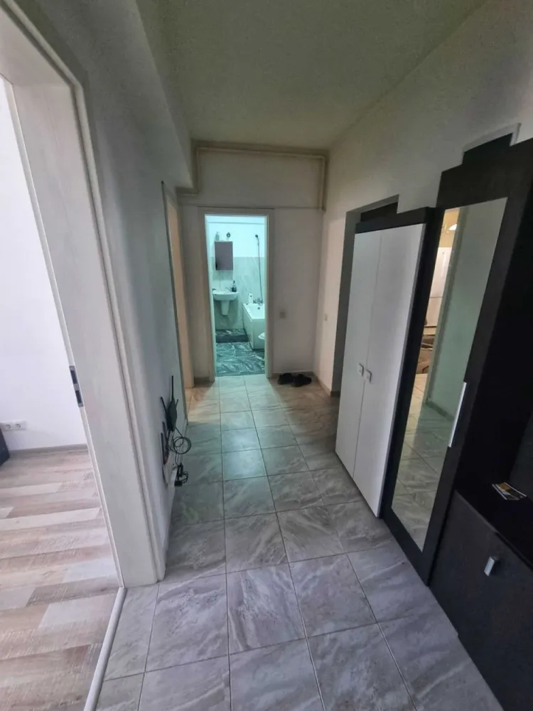 Apartament 2 Camere - Proprietar - Metrou Leonida - Apartament 2 Camere situat in Sectorul 4 - Soseaua Berceni 94 Etajul 2/10 5 minute pana la metroul Dimitrie Leonida Parcare Direct Proprietar