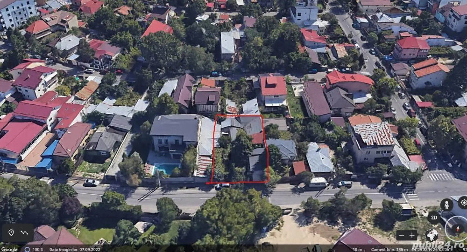 Vand casă cu teren. - URGENT !!! Vând casă cu teren de 345 mp ,pe Stada Neajlovului ,Nr 66 ,Sect 1 Bucureşti, PROPRIETAR, deschiderea imobilului față( Stradal) lățime 11,81mp ,spate 11,27mp, lungime 29,68 mp .Locuință în formă de U,casa are 4 camere,2 bai ,un Grup Sanitar şi o constructie de casă Garaj cu etaj neterminat. C1+C2+C3 Hol-12,6 mp ,1) Cameră-15,8 mp, 2) Cameră-18 mp, 3) Cameră-14,5 mp, 1) Baie 6,1 mp, Bucătărie -13 mp; 4) Cameră-10,7 mp, 2) Baie-4,2 mp, Grup Sanitar-2,2mp . C4 O construcție de casă cu etaj Garaj Suprafața - 48 mp.Neterminată Utilitati = gaze ,curent ,canalizare,tv și internet .Cadastru și Intabulare la zi. Pret pe mp 609 E . NEGOCIABIL