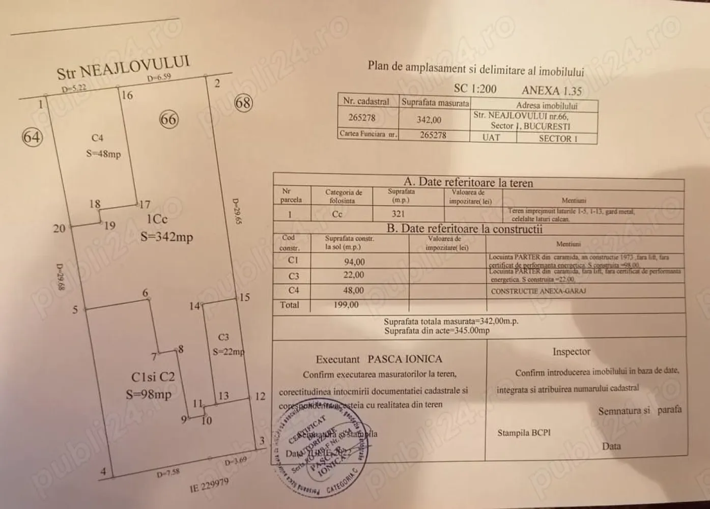 Vand casă cu teren.