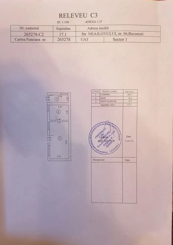 Vand casă cu teren.