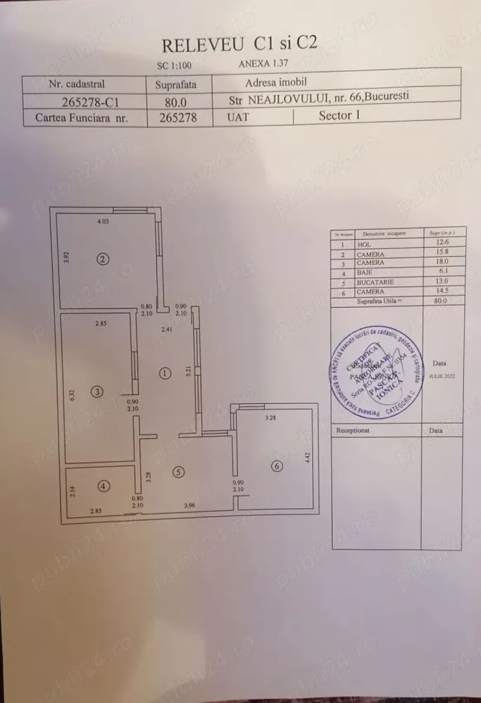 Vand casă cu teren.