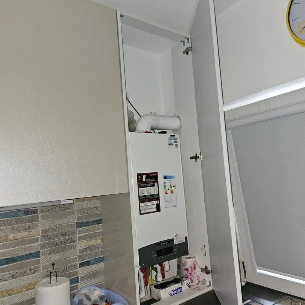 Sector 3, Bucuresti - vila Ozana-Th. Pallady, P+1+pod, la cheie, Vila P+1+pod, 4 camere, 3 bai, living cu bucatarie open space, terasa, 2 locuri de parcare in fata casei. Incalzire in pardoseala, aer conditionat. Se vinde utilata si mobilata complet. Acces la 2 strazi, prin porti automate. Nu ofer exclusivitate la o anume agentie imobiliara