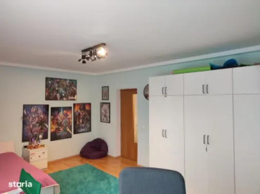Proprietar vând vila P+E+M