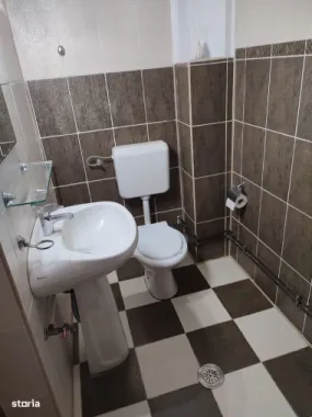 Proprietar vând vila P+E+M
