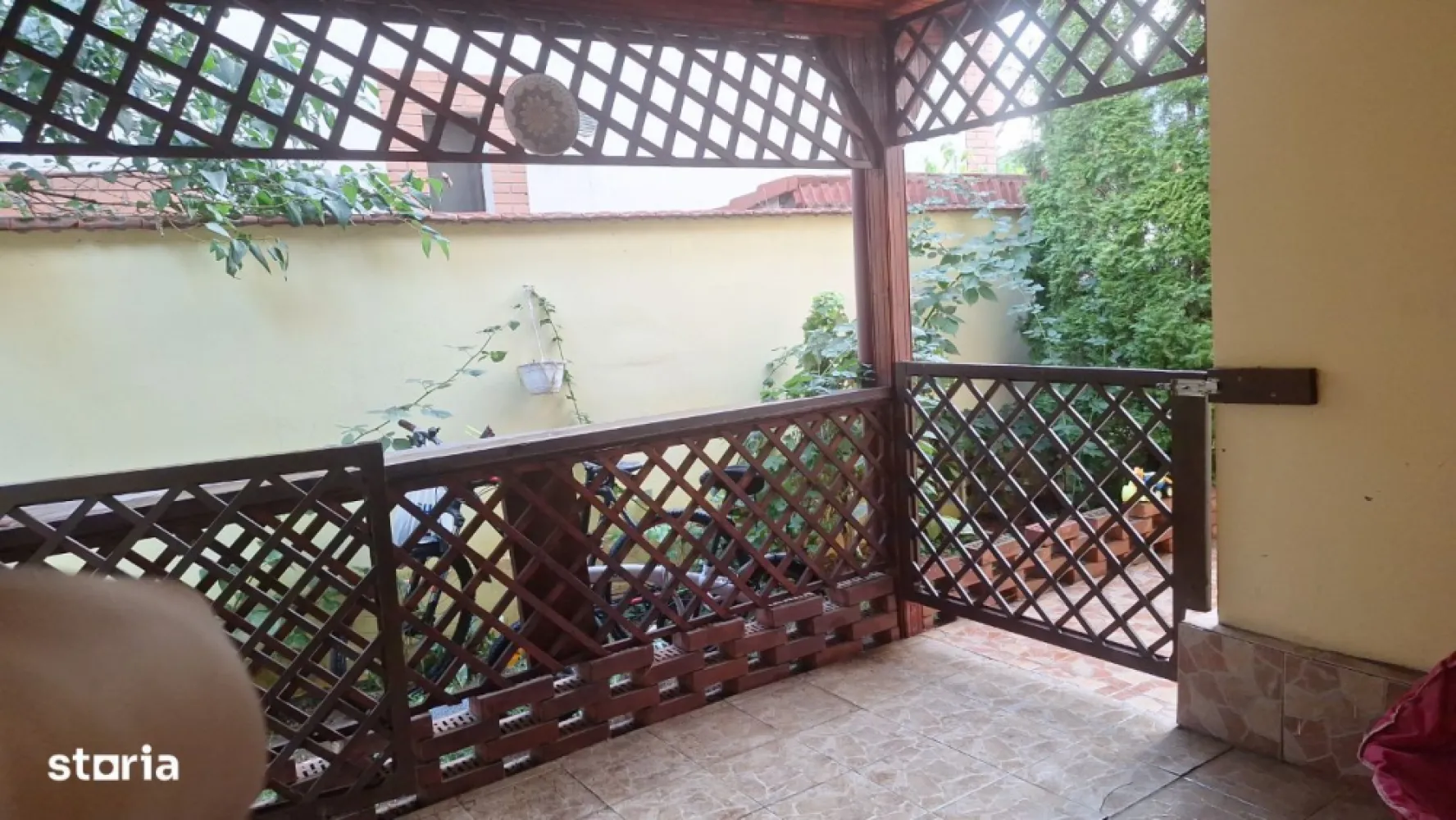 Proprietar vând vila P+E+M