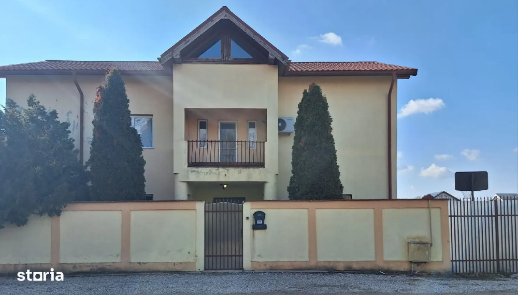 Proprietar vând vila P+E+M