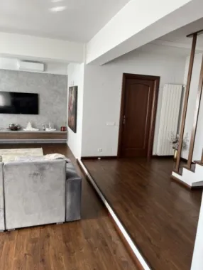 Casa /vila de vanzare - Militari zona Păcii