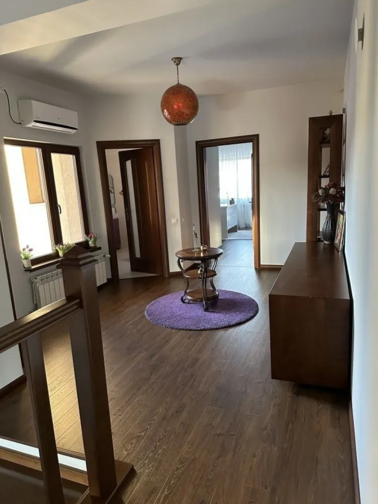 Casa /vila de vanzare - Militari zona Păcii