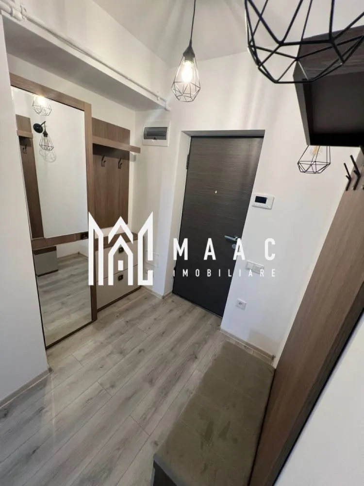 Apartament 2 camere | Etaj 3 | Balcon | Mihai Viteazu - Maac Imobiliare vă propune spre închiriere un apartament modern cu 2 camere decomandate, situat la etajul 3 al unui bloc nou, cu vedere spre Bulevardul Mihai Viteazu, dotat cu toate facilitățile necesare. Detalii apartament: Bloc cu lift Suprafață optimă pentru 1–2 persoane sau familie mică Compartimentare: living + dormitor, bucătărie separată, baie Balcon cu vedere spre bulevard Dotări și facilități: Aer condiționat Mobilier complet și electrocasnice moderne: Mașină de spălat vase și rufe Frigider Plită și cuptor electric Cuptor cu microunde Televizoare smart Samsung Loc de parcare privat inclus Disponibil începând cu 8 octombrie 2025 Pentru mai multe informații sau pentru a programa o vizionare, nu ezitați să ne contactați, specificand ID: CP2715711 }}