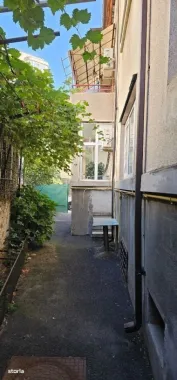 Vila P+1 Piața Muncii , strada Orzari, apartament cu 3 camere la Parer
