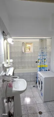 Vila P+1 Piața Muncii , strada Orzari, apartament cu 3 camere la Parer