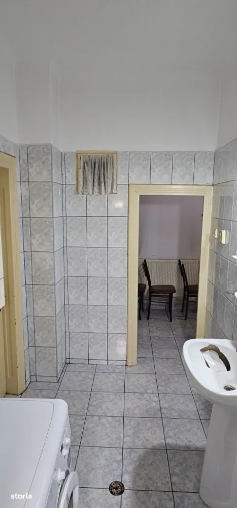 Vila P+1 Piața Muncii , strada Orzari, apartament cu 3 camere la Parer